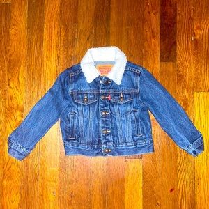 Levi’s Toddler boy 2t Sherpa trucker